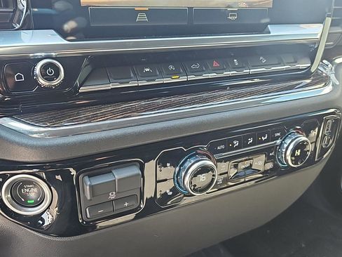 Used 2023 GMC Sierra 1500 Elevation image 14