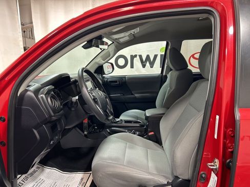 Used 2019 Toyota Tacoma SR w/ SR Convenience Package image 23