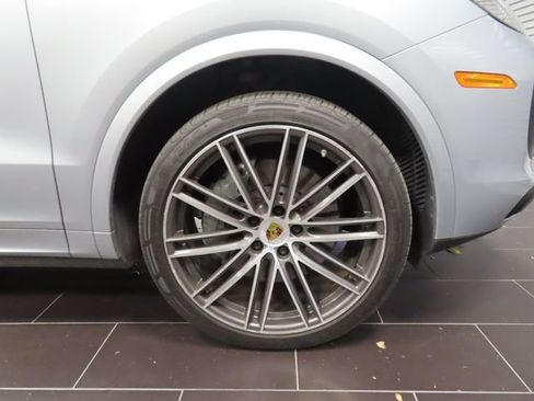 Used 2022 Porsche Cayenne S AWD/4WD image 17