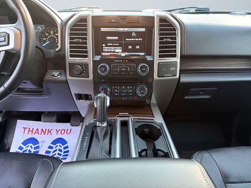Used 2015 Ford F150 Lariat image 11