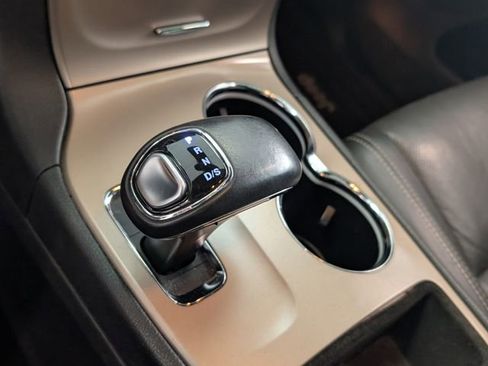 Used 2014 Jeep Grand Cherokee Overland w/ Advanced Technology Group image 23