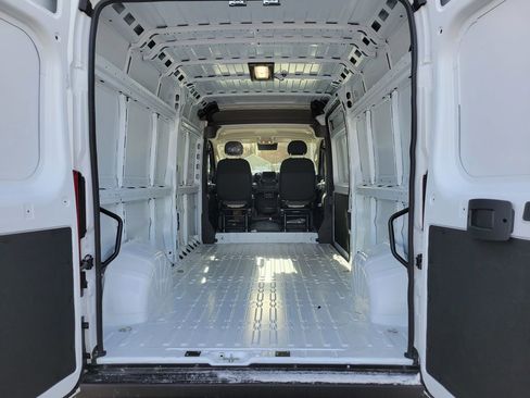 New 2026 RAM ProMaster 2500 w/ Convenience Group image 7
