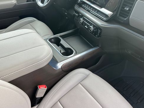 Used 2024 GMC Sierra 2500 SLT w/ Max Trailering Package image 18