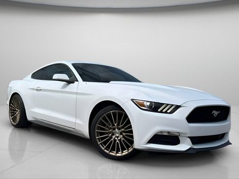 Used 2017 Ford Mustang Coupe RWD image 2