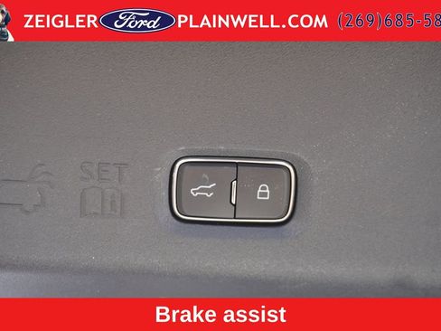 Used 2025 Ford Expedition Active AWD/4WD image 14