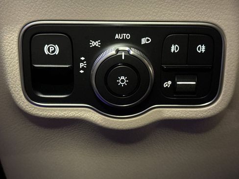 New 2025 Mercedes-Benz GLA 250 image 34