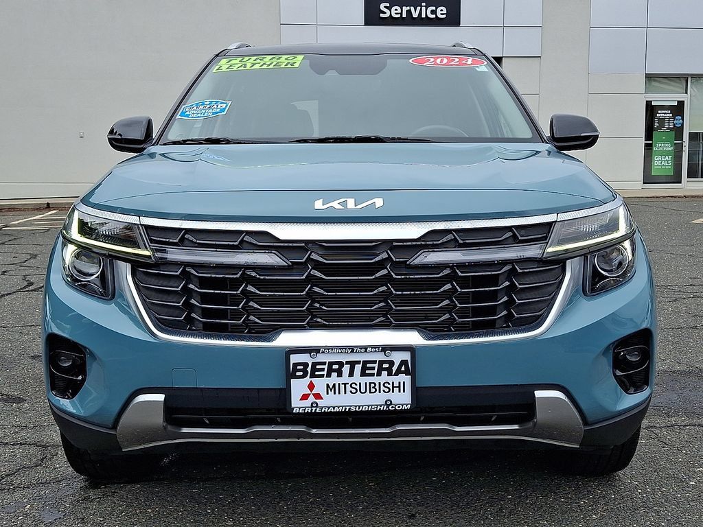 Used 2024 Kia Seltos S AWD/4WD image 2