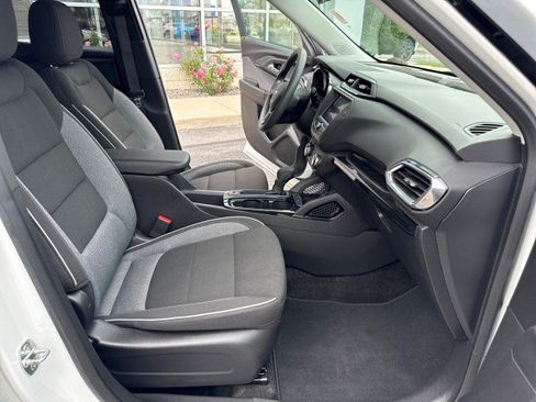 Used 2023 Chevrolet TrailBlazer LT FWD image 30