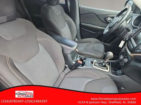 Used 2016 Jeep Cherokee Latitude w/ Safety/Convenience Group FWD image 6