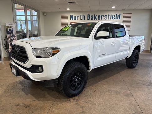 Used 2019 Toyota Tacoma SR5 AWD/4WD image 1