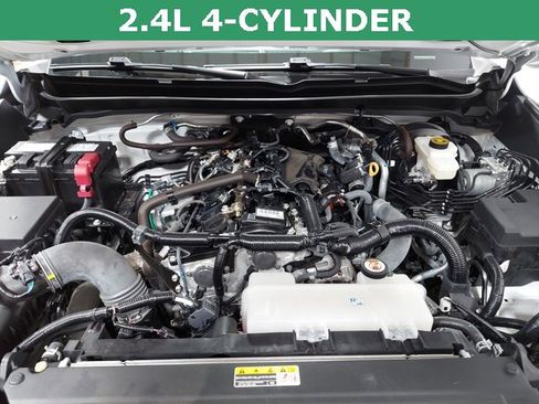 Used 2024 Toyota Tacoma SR image 8