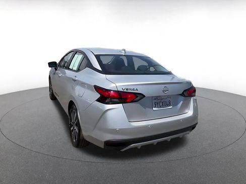 Used 2025 Nissan Versa SV FWD image 11