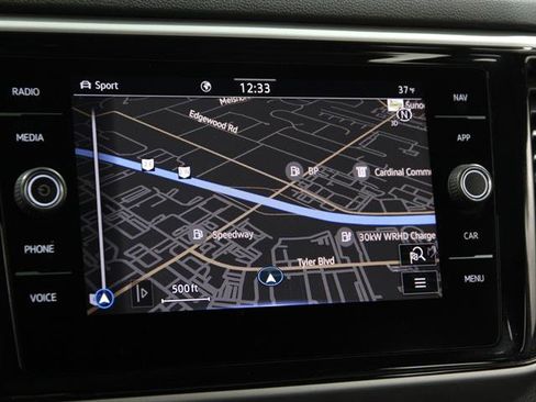 Used 2022 Volkswagen Atlas Cross Sport SEL image 12