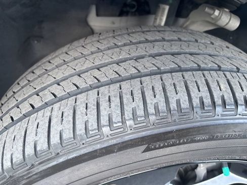 Used 2024 Jeep Grand Cherokee L Altitude AWD/4WD image 45