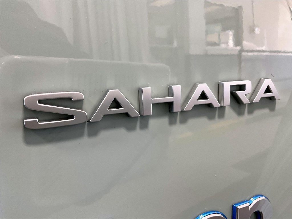 Used 2024 Jeep Wrangler Unlimited Sahara w/ Technology Group AWD/4WD image 29