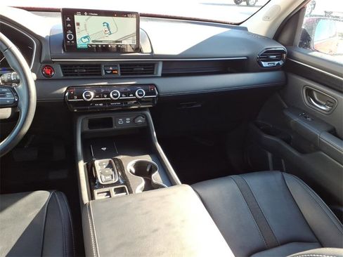Used 2024 Honda Pilot Touring image 10