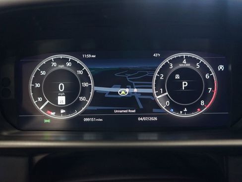 Used 2020 Land Rover Discovery HSE image 39