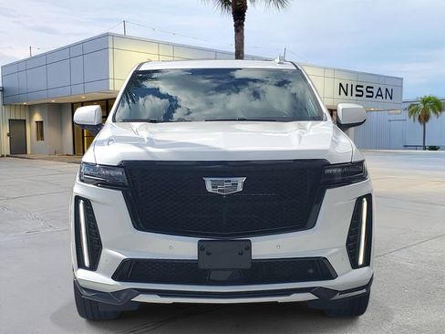 Used 2023 Cadillac Escalade V w/ LPO, ONYX Package AWD/4WD image 9