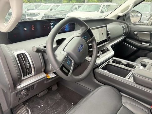 New 2026 Ford Expedition Platinum AWD/4WD image 25
