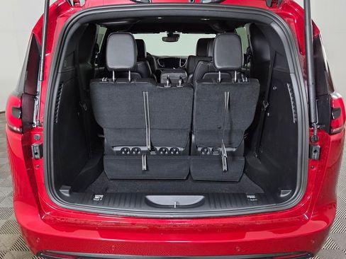New 2026 Chrysler Pacifica Select image 9