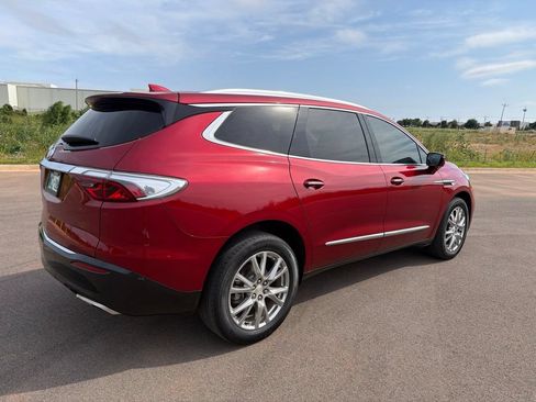 Used 2022 Buick Enclave Premium w/ Experience Buick Package AWD/4WD image 9