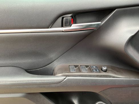 Used 2021 Toyota Camry XSE image 12