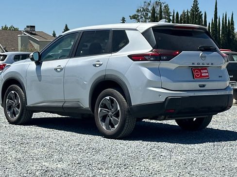 Used 2024 Nissan Rogue SV FWD image 7