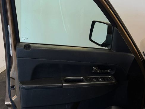 Used 2012 Jeep Liberty Limited w/ Tire & Wheel Group image 12