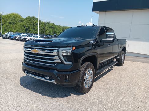 Used 2024 Chevrolet Silverado 2500 High Country w/ High Country Premium Package AWD/4WD image 1