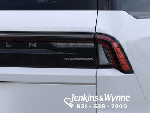 New 2026 Lincoln Navigator Reserve AWD/4WD image 21