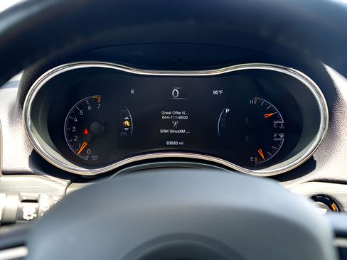 Used 2020 Jeep Grand Cherokee Altitude RWD image 16