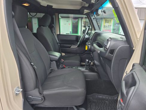 Used 2016 Jeep Wrangler Unlimited Sport w/ Quick Order Package 24S AWD/4WD image 10