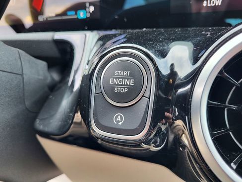 Used 2025 Mercedes-Benz GLA 250 4MATIC image 22