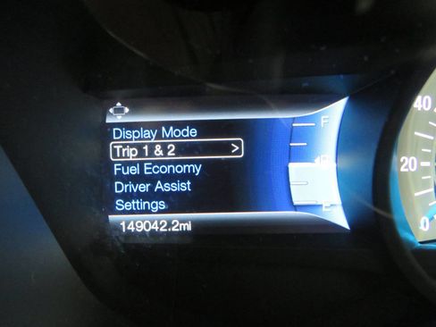 Used 2016 Ford Fusion SE w/ Equipment Group 202A FWD image 17