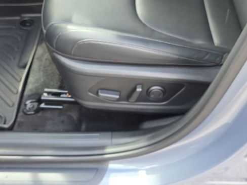 Used 2025 Kia Sportage EX FWD image 17