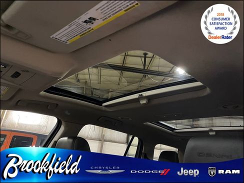Used 2017 GMC Acadia Denali w/ Technology Package AWD/4WD image 32