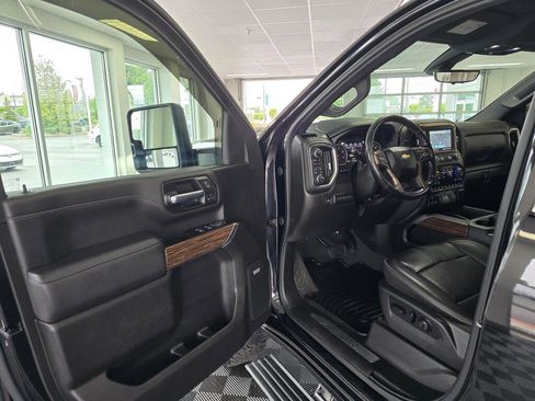Used 2022 Chevrolet Silverado 3500 High Country w/ Z71 Off-Road Package AWD/4WD image 19