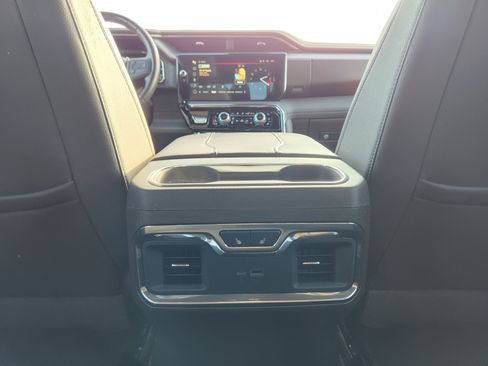 Used 2024 GMC Sierra 1500 Denali image 13