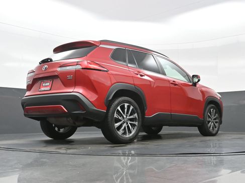Used 2023 Toyota Corolla Cross XLE AWD/4WD image 33