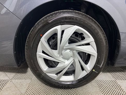 Certified 2025 Subaru Impreza 2.0i image 5