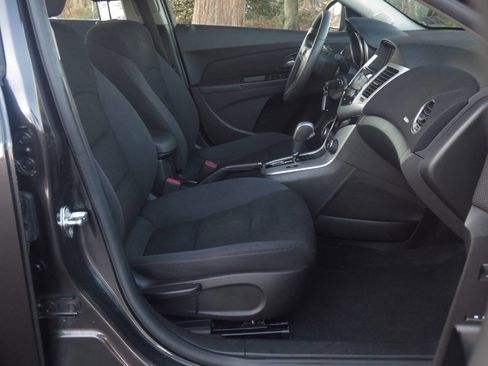 Used 2015 Chevrolet Cruze LT w/ Sun And Sound Package FWD image 17