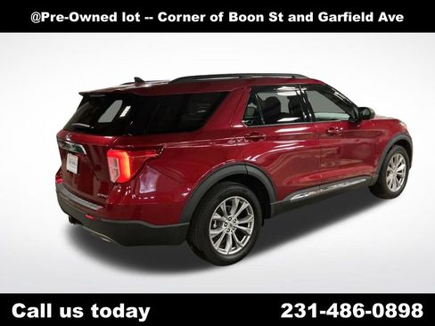 Used 2021 Ford Explorer XLT w/ Equipment Group 202A AWD/4WD image 5