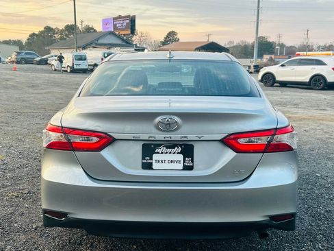 Used 2019 Toyota Camry LE image 6