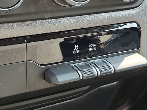 Used 2020 RAM 1500 Big Horn AWD/4WD image 23