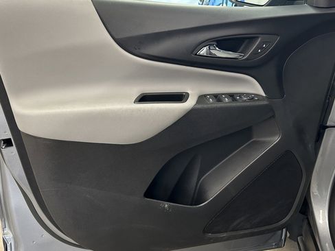 Used 2024 Chevrolet Equinox LS w/ LS Convenience Package image 11