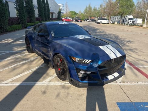 Used 2022 Ford Mustang Shelby GT500 w/ Technology Package image 4