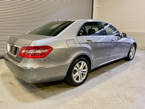 Used 2010 Mercedes-Benz E 350 4MATIC Sedan image 6