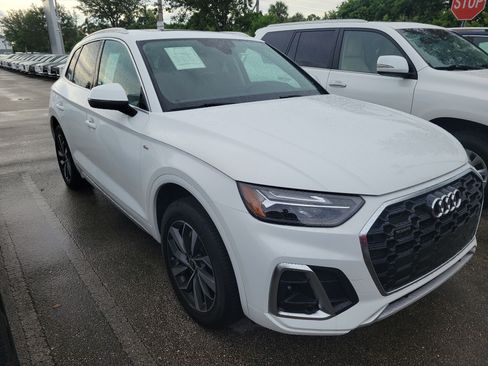 Used 2022 Audi Q5 2.0T Premium w/ Convenience Package AWD/4WD image 12