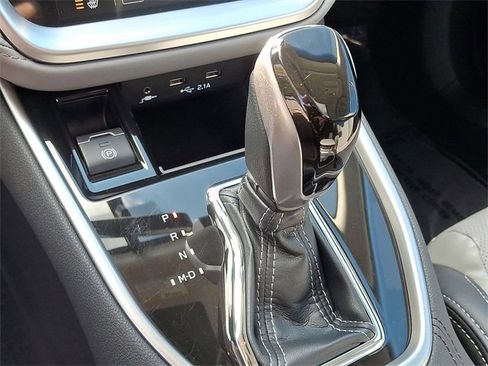 Certified 2022 Subaru Outback Limited image 12