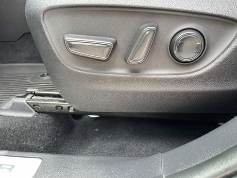 Used 2021 Toyota Highlander Limited AWD/4WD image 21